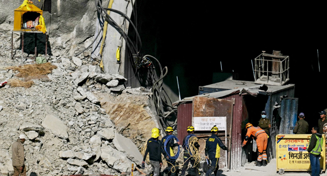 Indian Rescuers Strive To Free 41 Trapped Workers | HowAfrica Latest ...