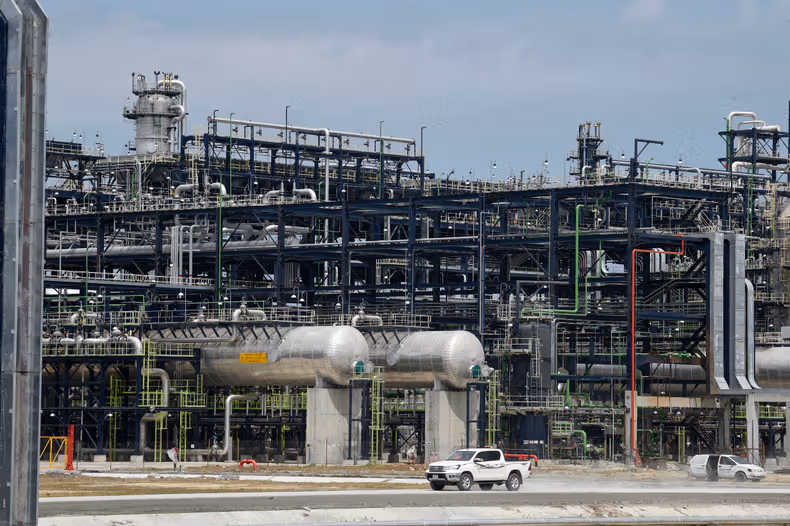 Dangote Refinery Seals Petrol Deal to Supply 65 Million Litres Daily